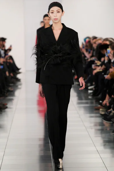 Look 19